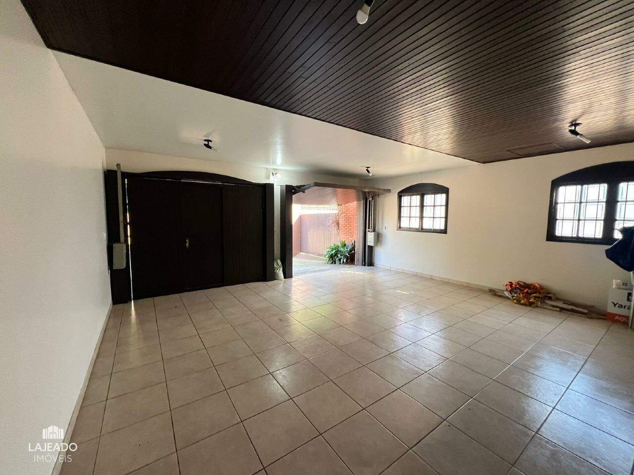 Casa à venda com 4 quartos, 333m² - Foto 30