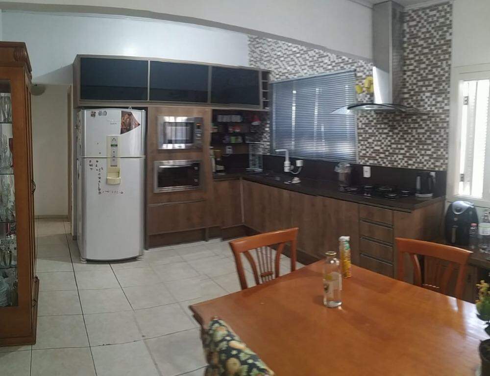 Casa à venda com 3 quartos, 155m² - Foto 6