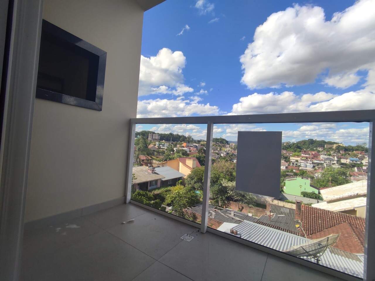 Apartamento à venda com 2 quartos, 76m² - Foto 9