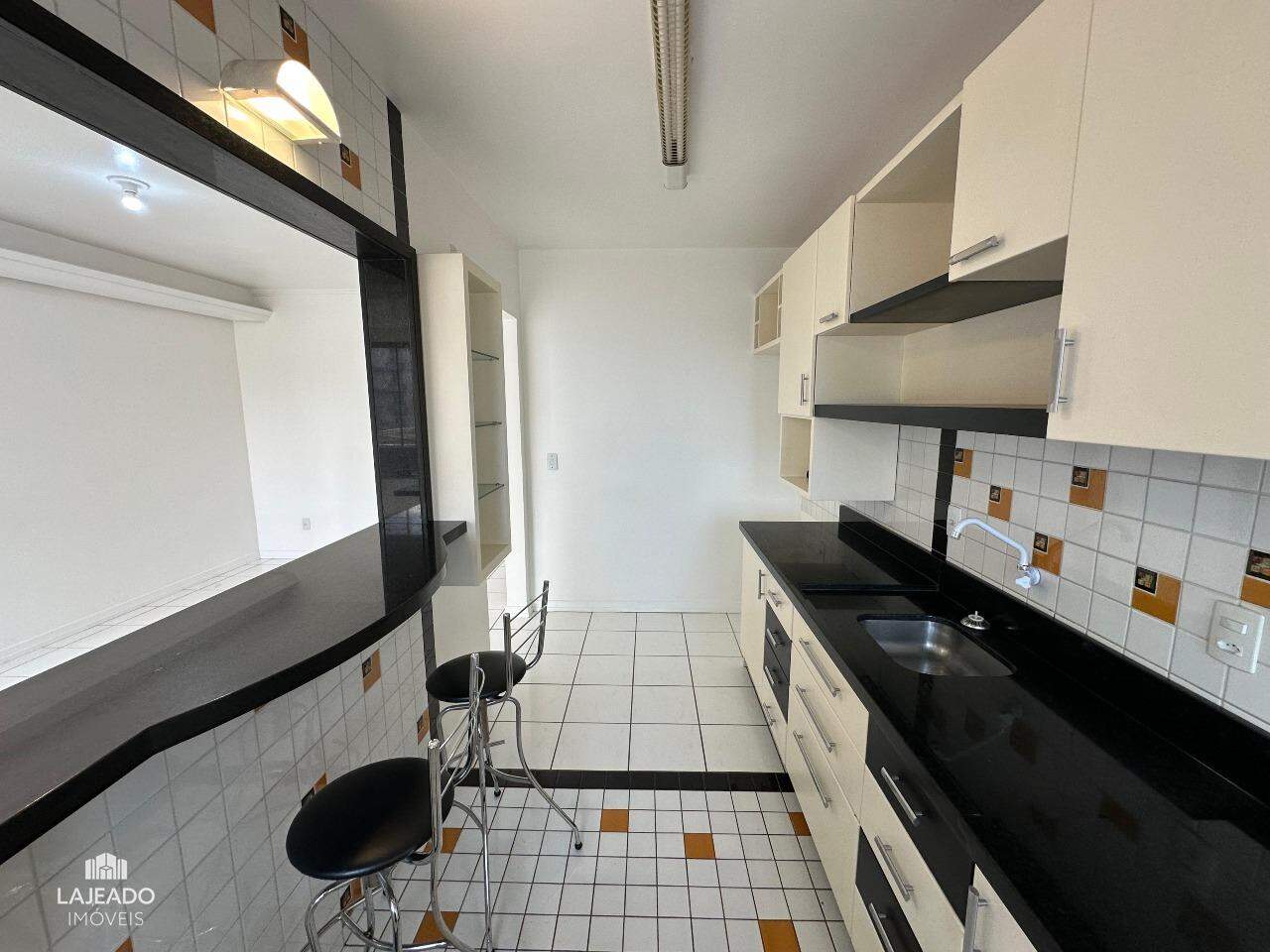 Apartamento à venda com 2 quartos, 62m² - Foto 6