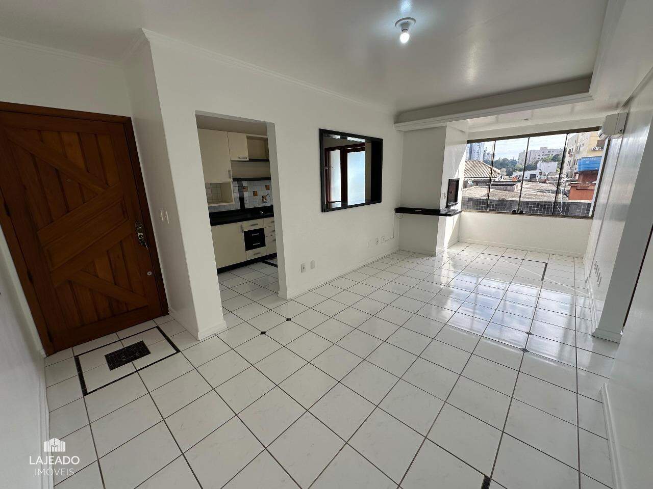 Apartamento à venda com 2 quartos, 62m² - Foto 1