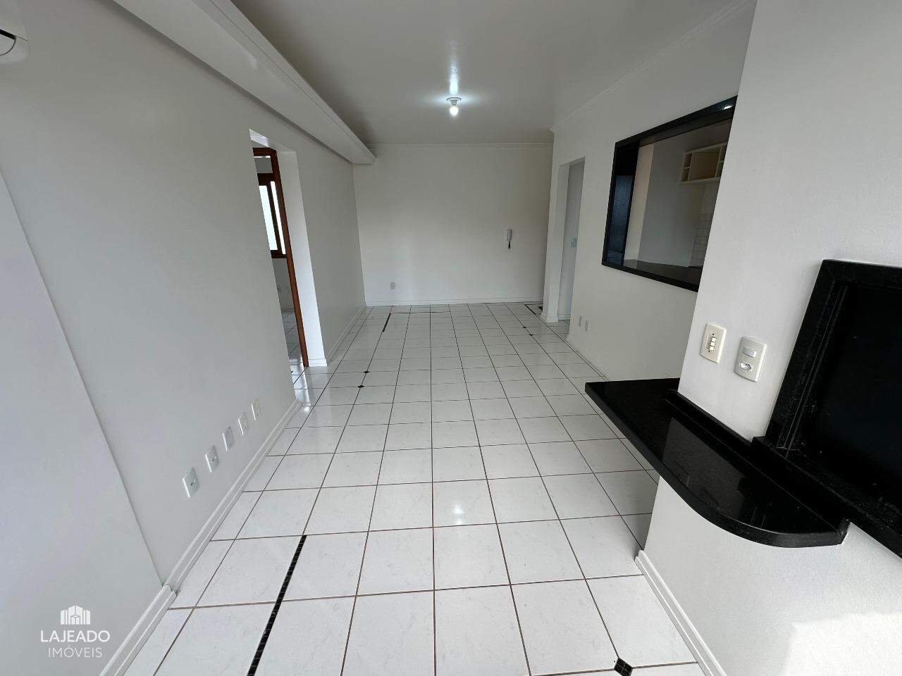 Apartamento à venda com 2 quartos, 62m² - Foto 3