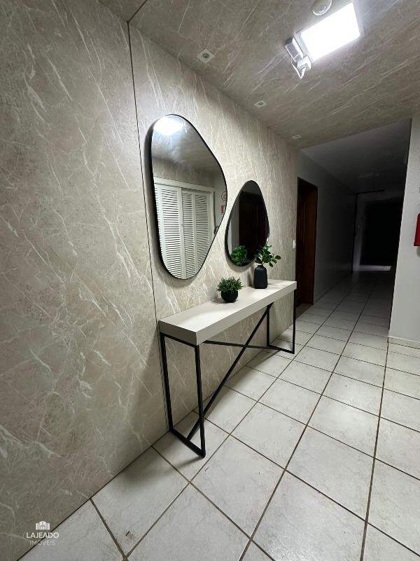 Apartamento à venda com 2 quartos, 62m² - Foto 2