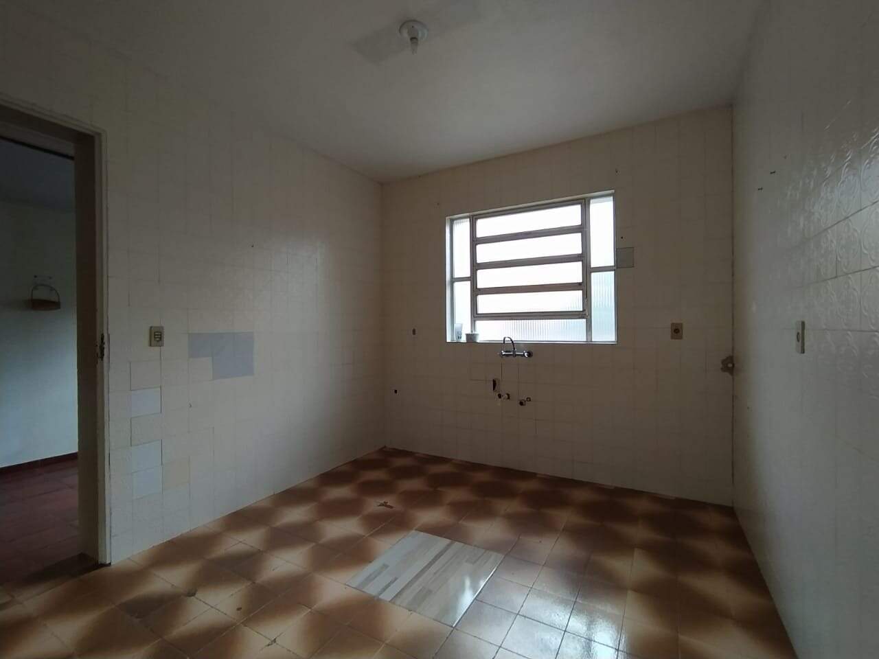 Casa à venda com 3 quartos, 370m² - Foto 3