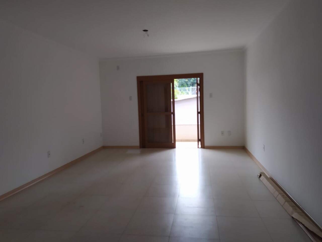 Apartamento à venda com 3 quartos, 107m² - Foto 2