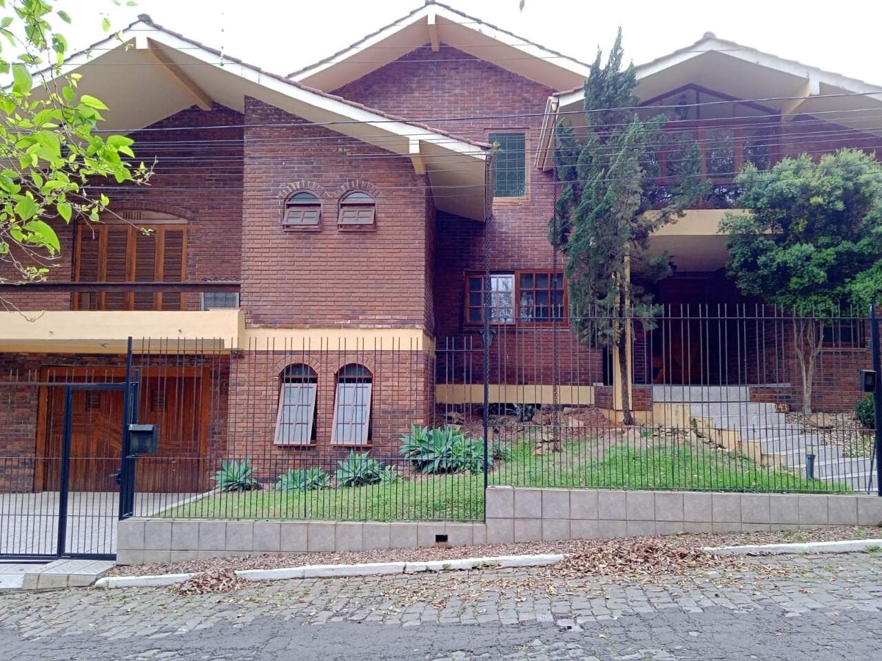 Casa à venda com 4 quartos, 460m² - Foto 2