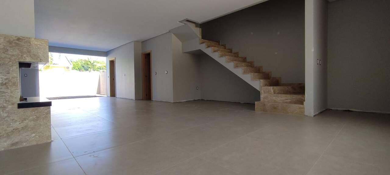 Casa à venda com 3 quartos, 198m² - Foto 4