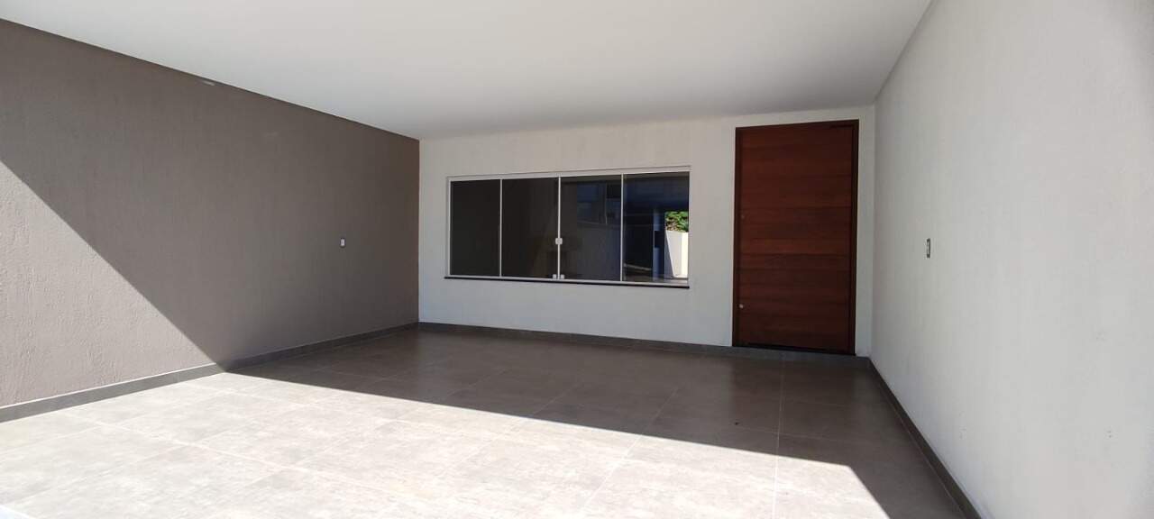 Casa à venda com 3 quartos, 198m² - Foto 2