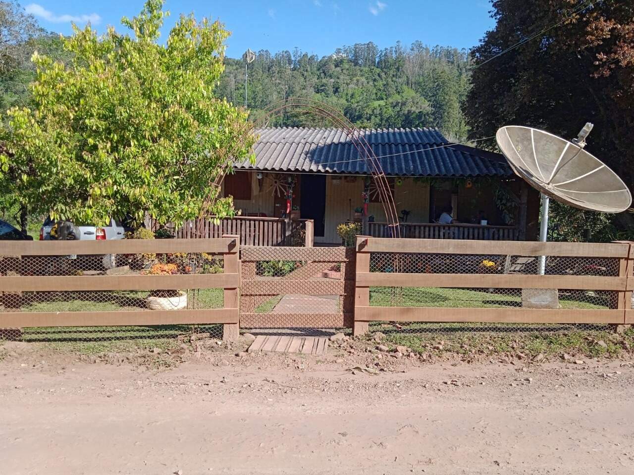 Fazenda à venda com 2 quartos, 100m² - Foto 1