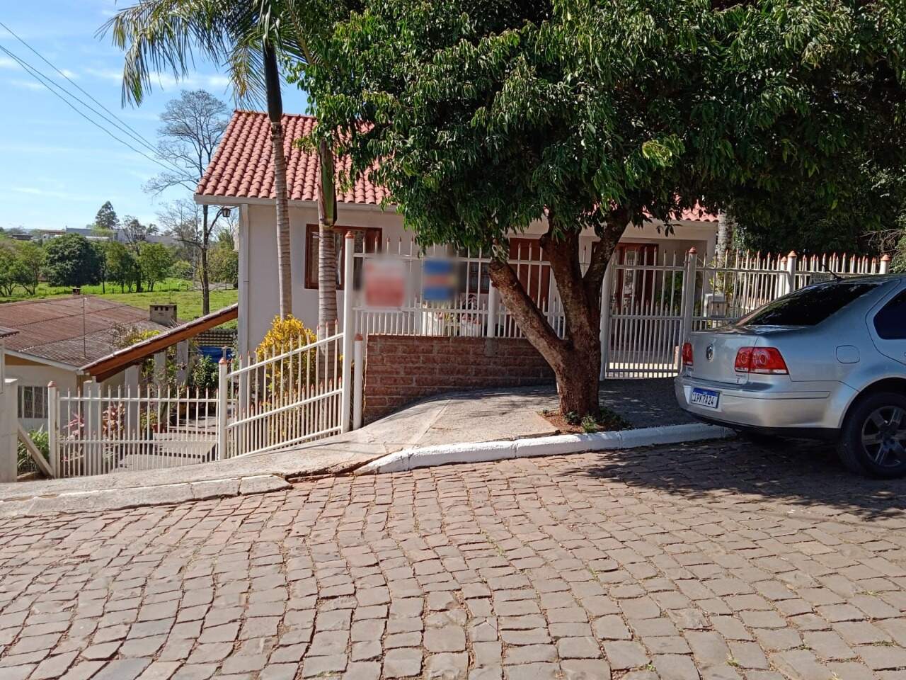 Casa à venda com 5 quartos, 190m² - Foto 1