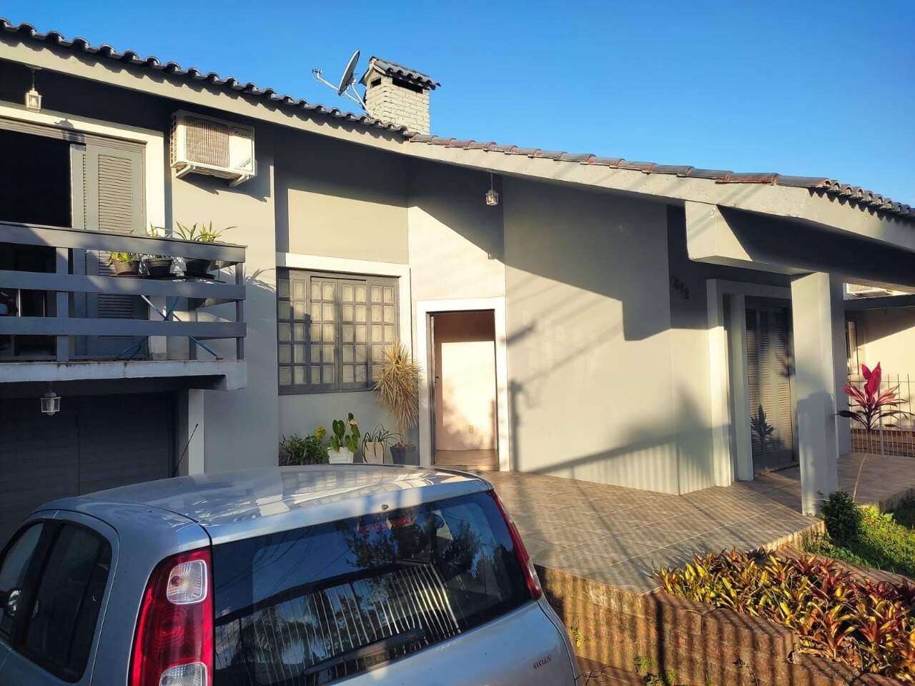 Casa à venda com 3 quartos, 202m² - Foto 1