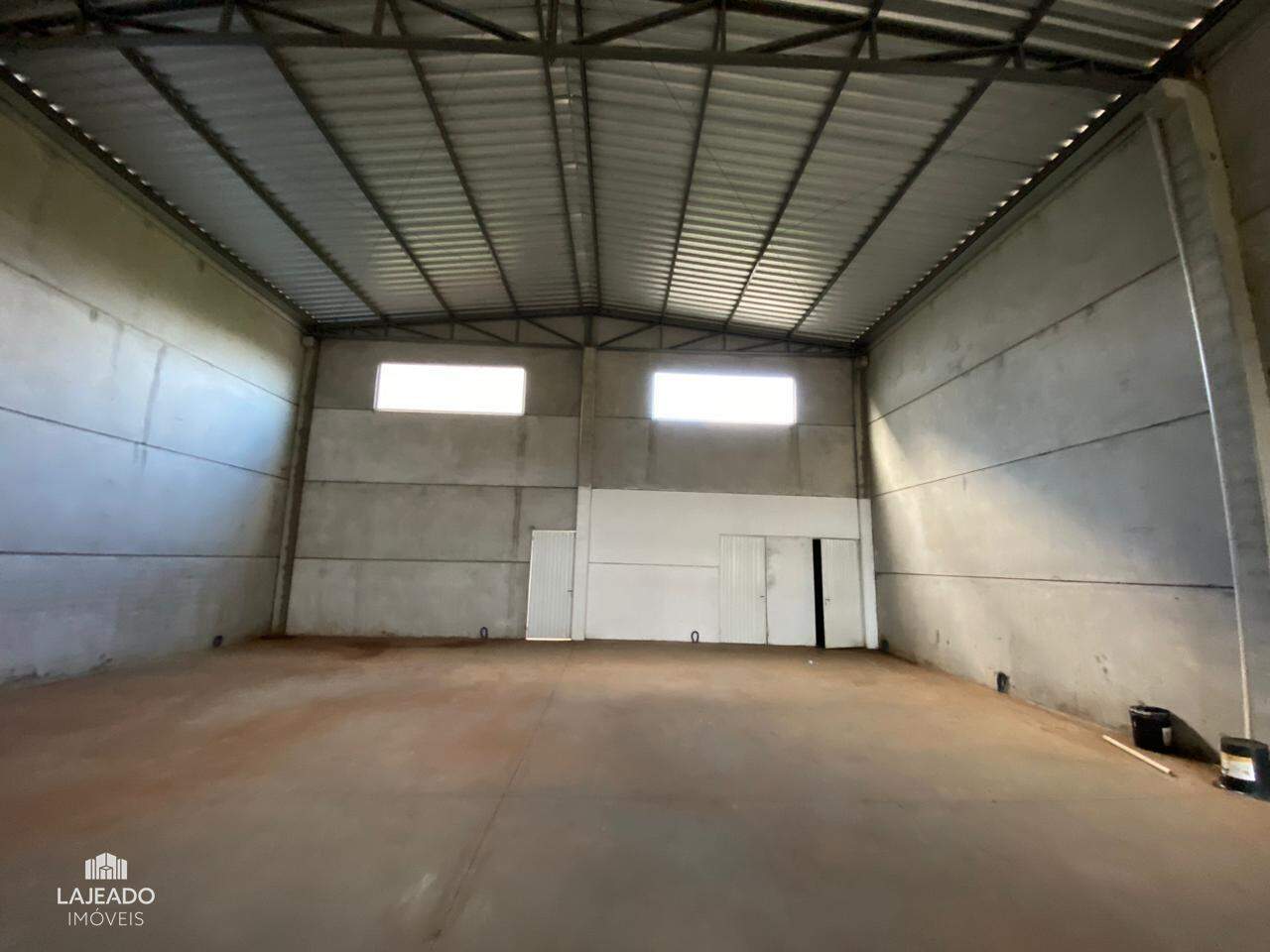 Depósito-Galpão-Armazém à venda, 240m² - Foto 2