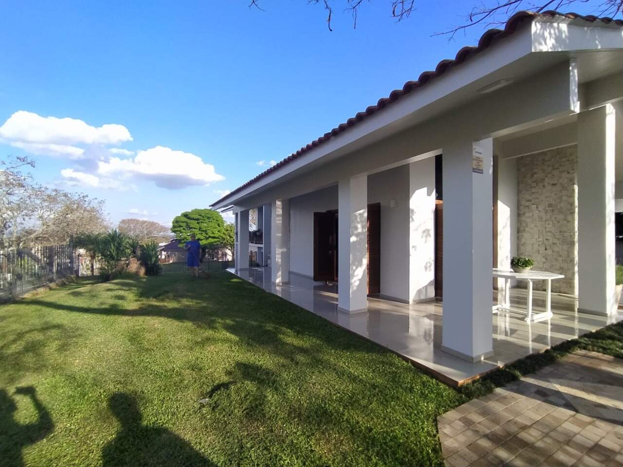 Casa à venda com 6 quartos, 450m² - Foto 2