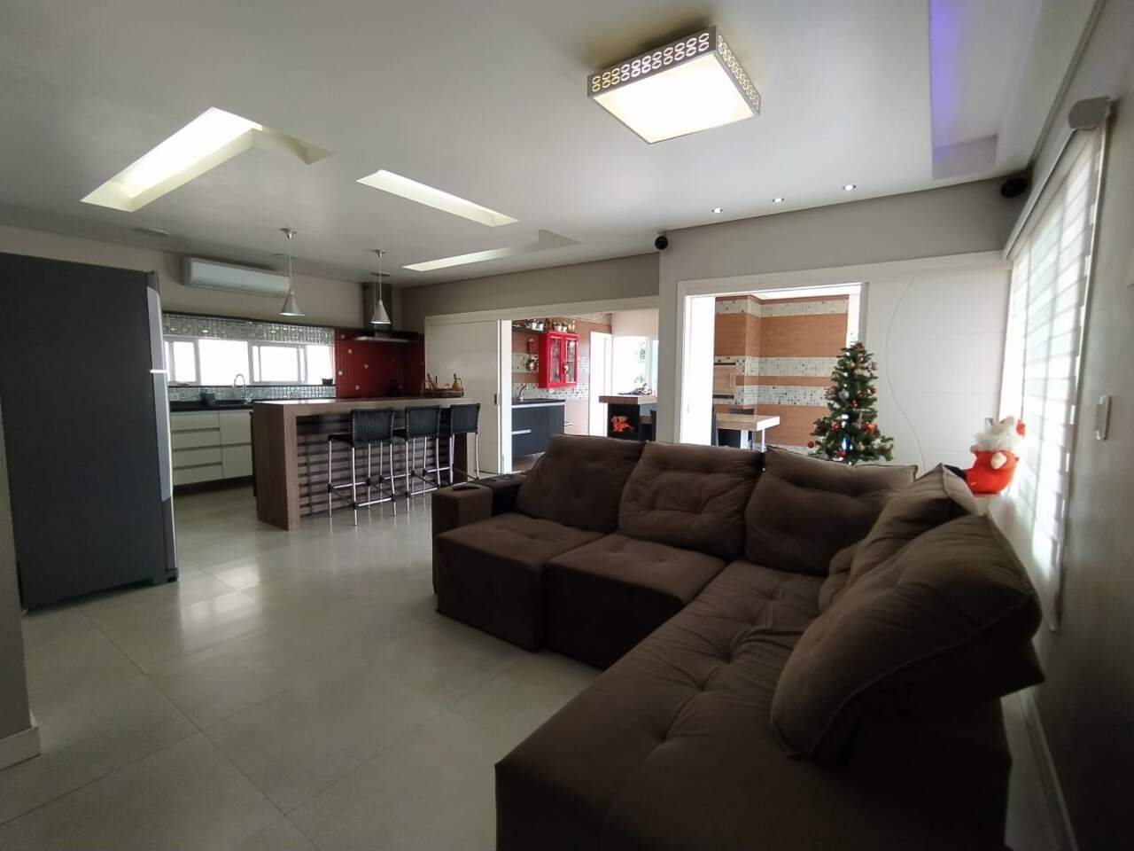 Casa à venda com 3 quartos, 328m² - Foto 11