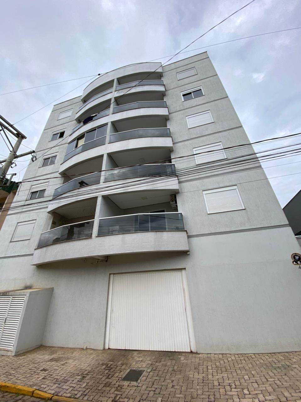 Apartamento à venda com 3 quartos, 122m² - Foto 1