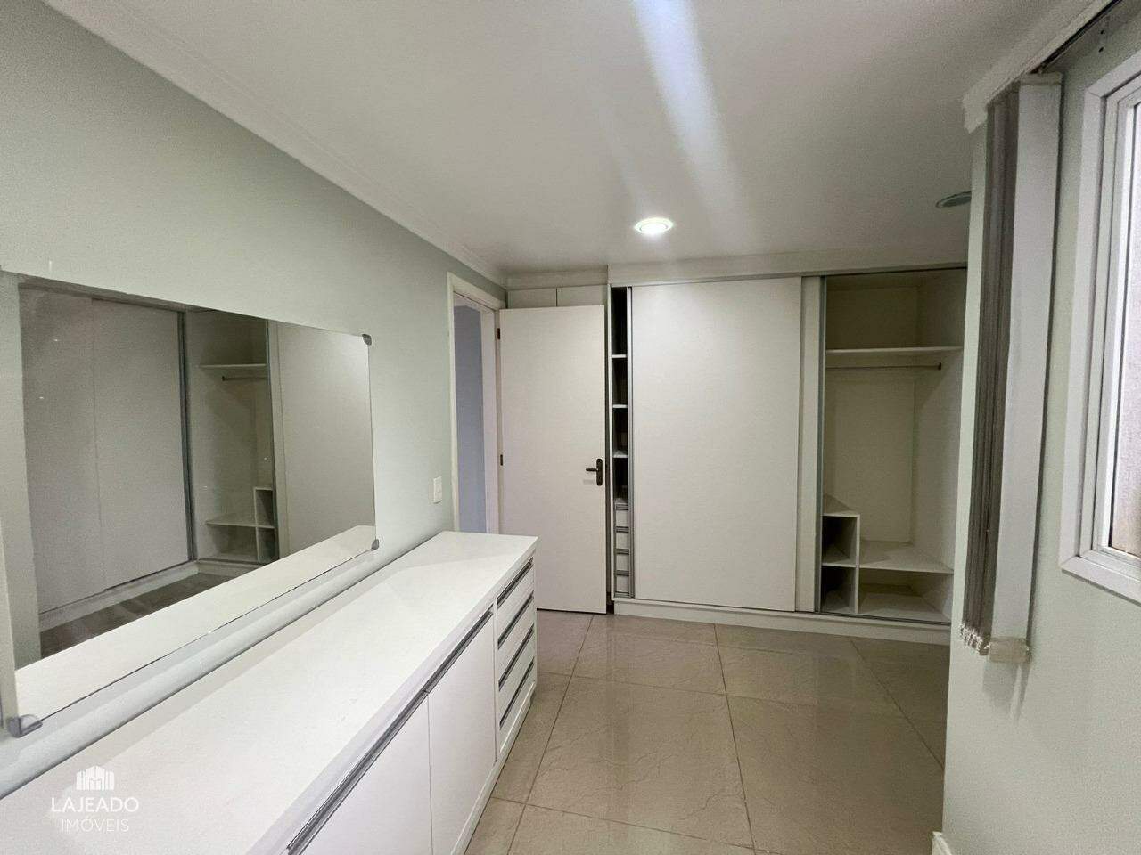 Casa à venda com 4 quartos, 236m² - Foto 28