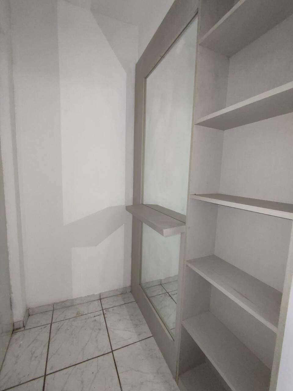 Apartamento à venda com 1 quarto, 34m² - Foto 11