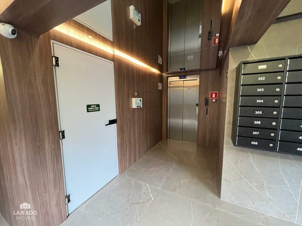 Apartamento à venda com 2 quartos, 81m² - Foto 3