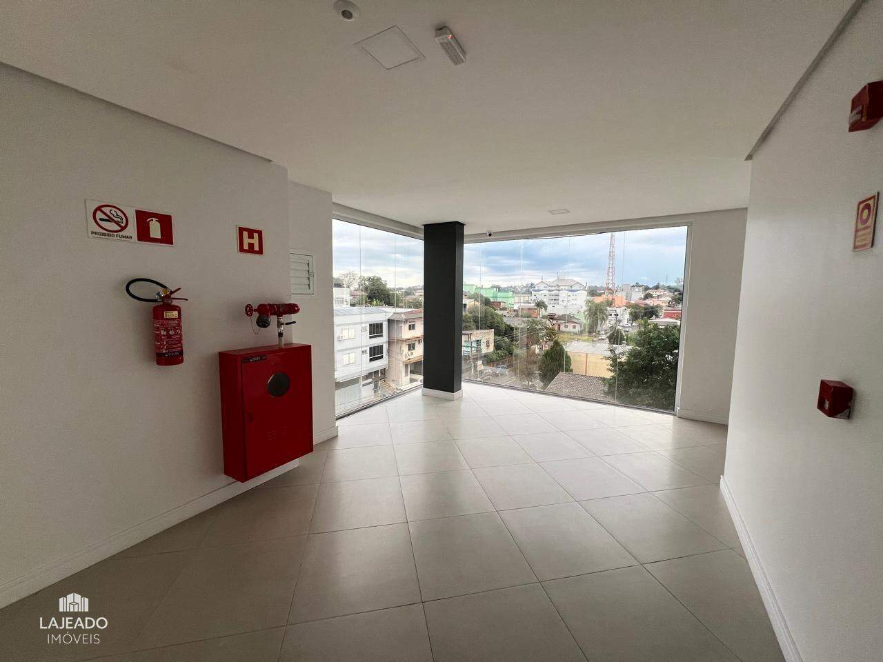 Apartamento à venda com 2 quartos, 81m² - Foto 4