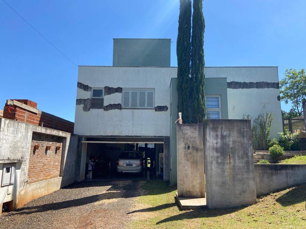 Casa à venda com 3 quartos, 200m² - Foto 1