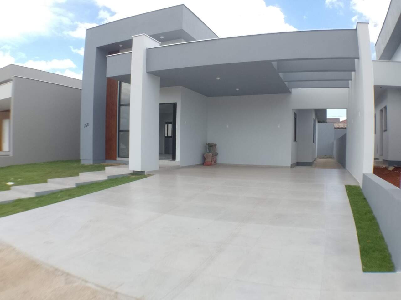 Casa à venda com 3 quartos, 131m² - Foto 2