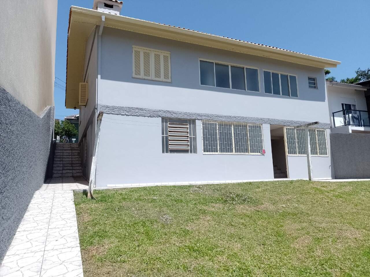 Casa à venda com 5 quartos, 174m² - Foto 2