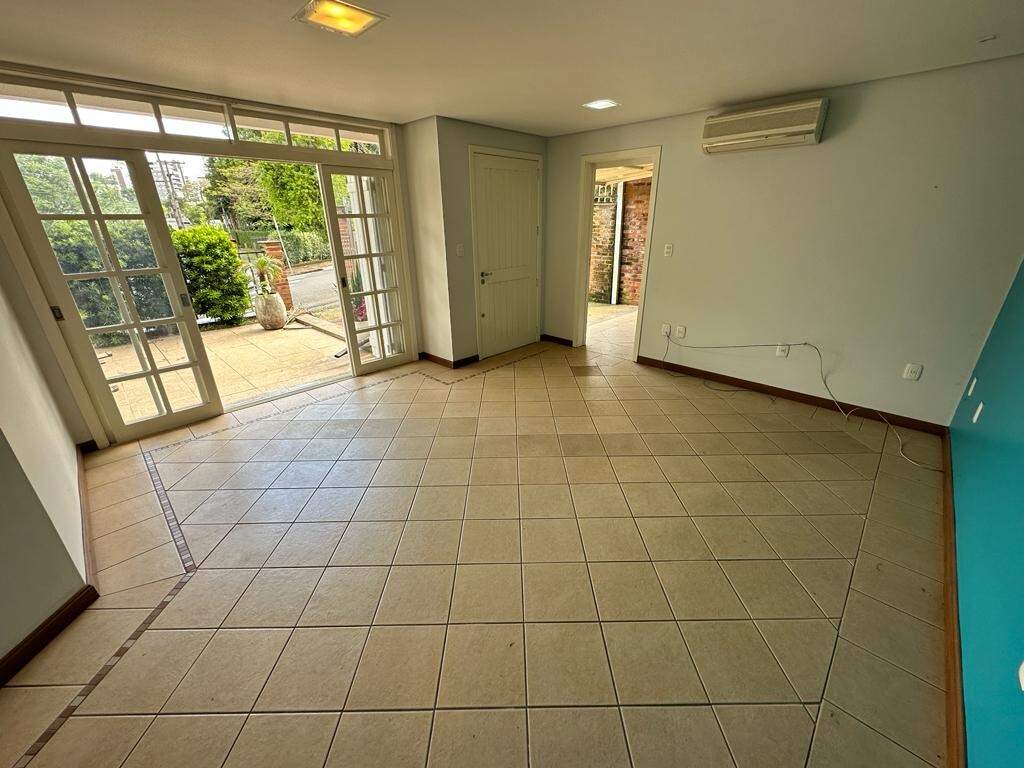 Casa à venda com 3 quartos, 142m² - Foto 4