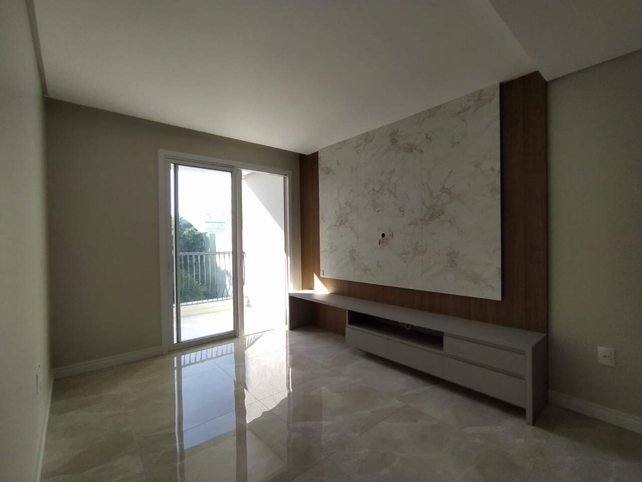 Apartamento à venda com 2 quartos, 68m² - Foto 3