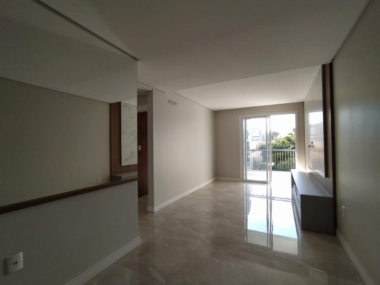 Apartamento à venda com 2 quartos, 68m² - Foto 2