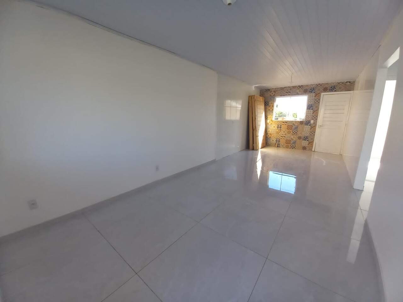 Casa à venda com 2 quartos, 70m² - Foto 8