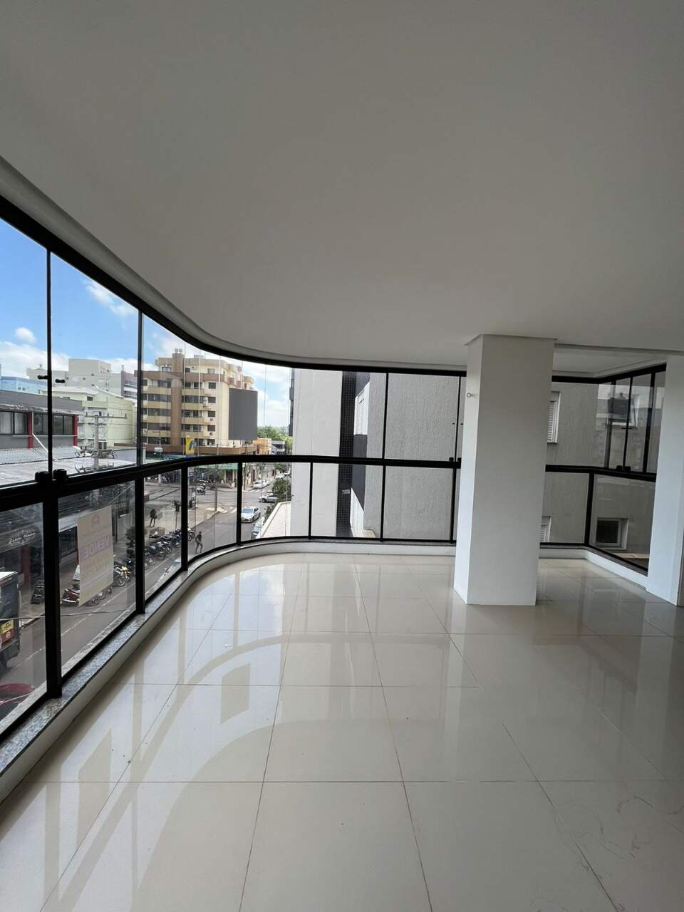 Apartamento à venda com 3 quartos, 199m² - Foto 5