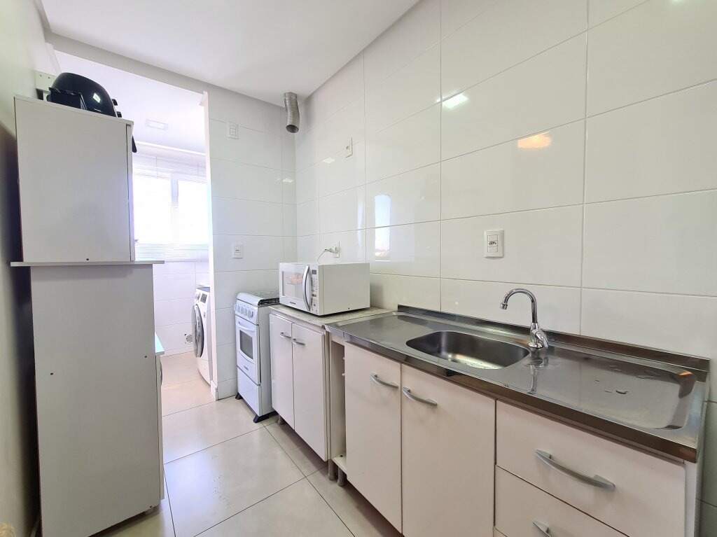 Apartamento à venda com 2 quartos, 70m² - Foto 6