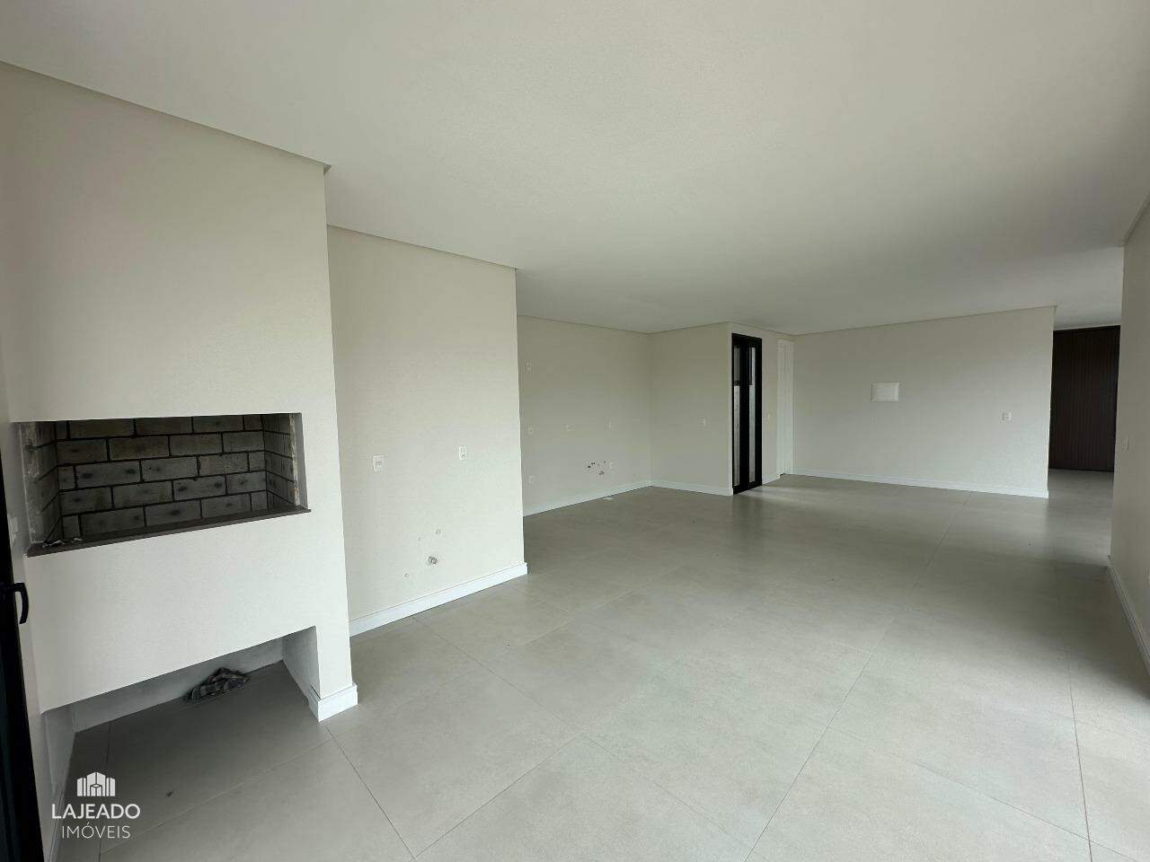 Casa à venda com 3 quartos, 280m² - Foto 4