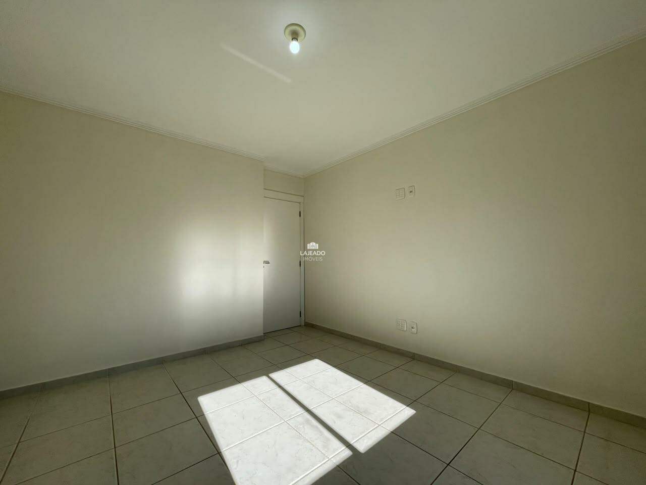 Apartamento para aluguel no Florestal: 