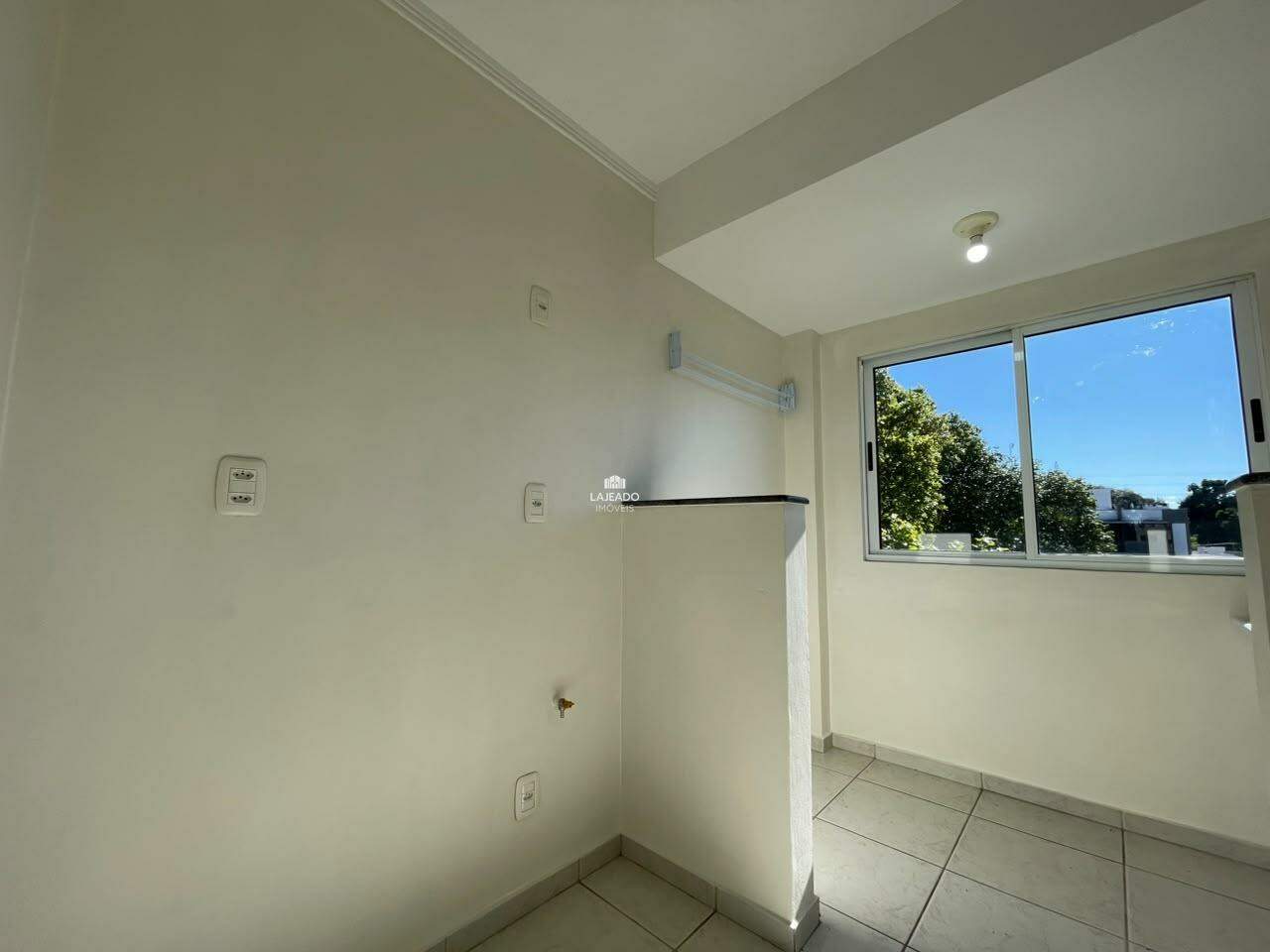 Apartamento para aluguel no Florestal: 