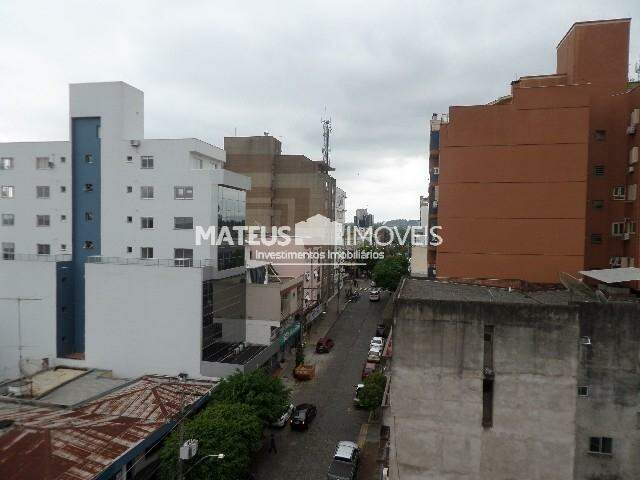 Apartamento para alugar com 2 quartos, 65m² - Foto 5