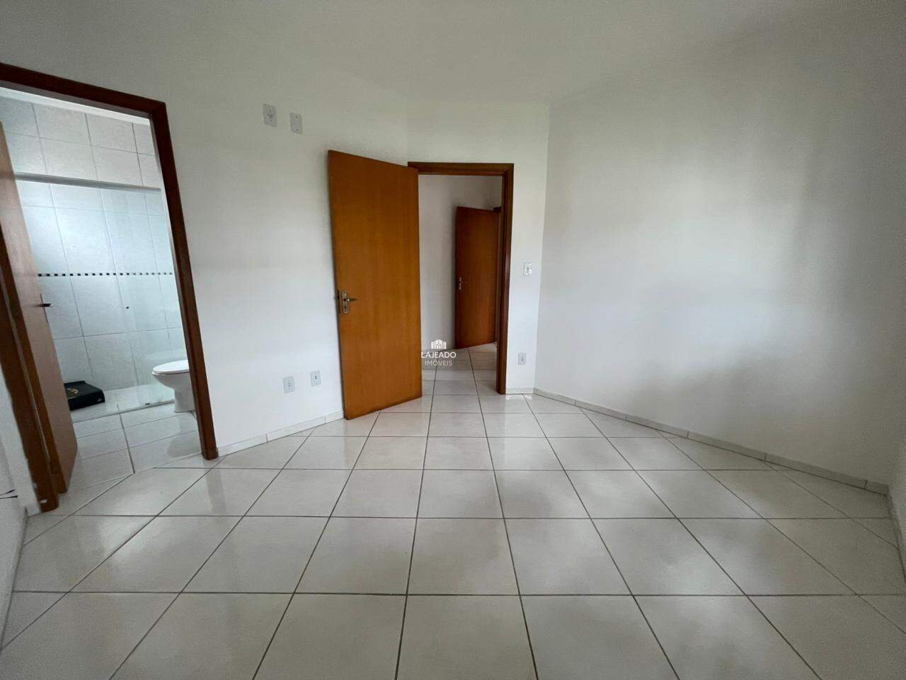 Apartamento para aluguel no Florestal: 