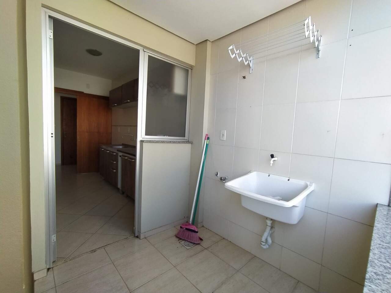 Apartamento para aluguel no Florestal: 