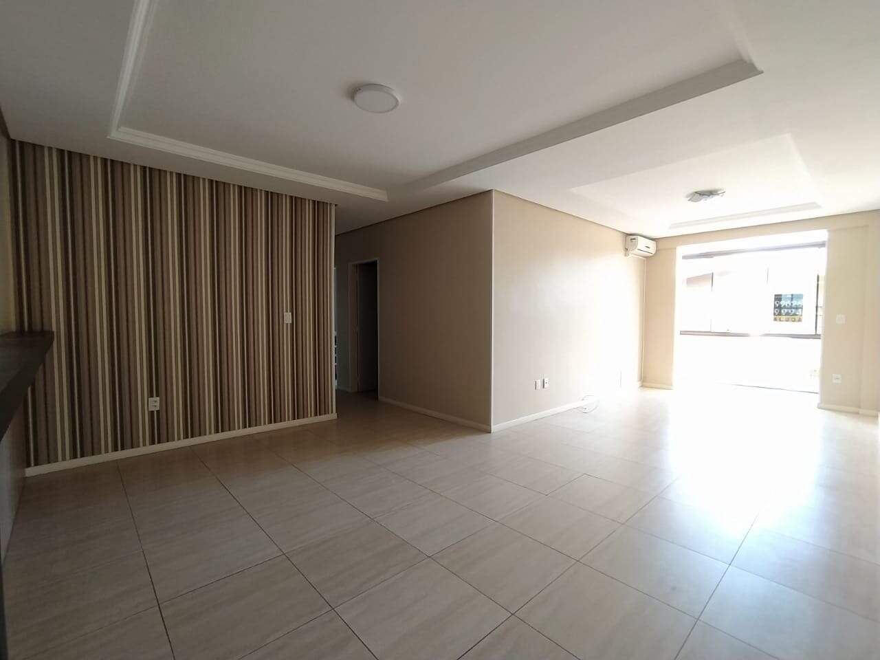 Apartamento para alugar com 3 quartos, 173m² - Foto 2