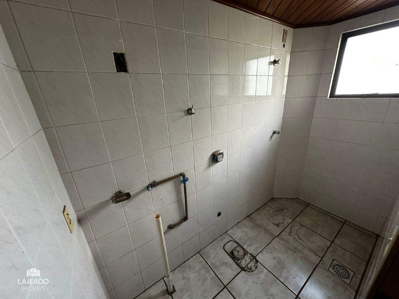 Apartamento para alugar com 3 quartos, 228m² - Foto 12