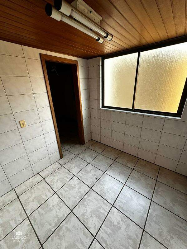 Apartamento para alugar com 3 quartos, 228m² - Foto 8