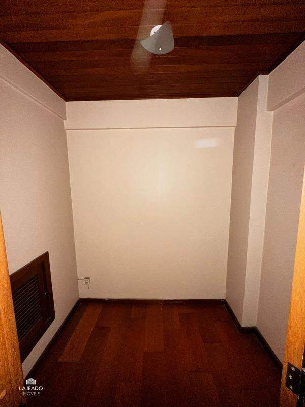 Apartamento para alugar com 3 quartos, 228m² - Foto 22