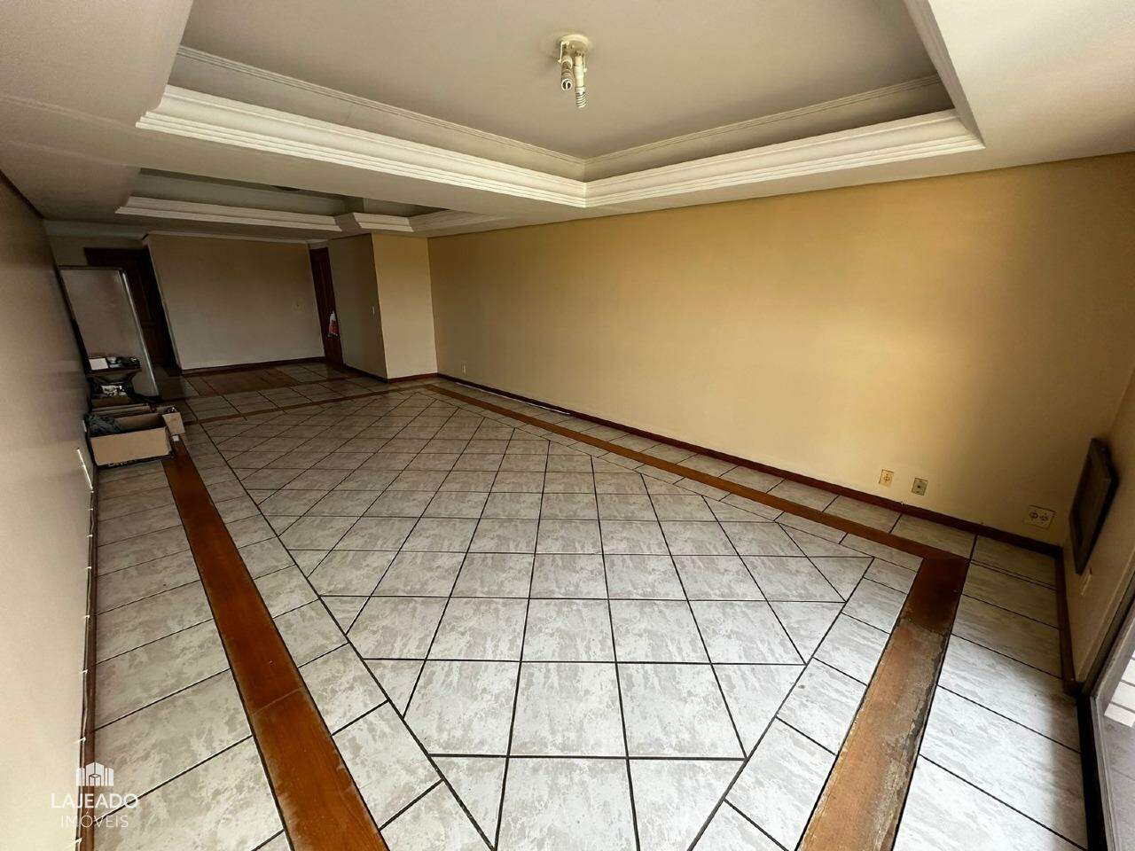 Apartamento para alugar com 3 quartos, 228m² - Foto 3