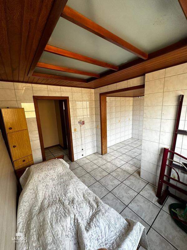 Apartamento para alugar com 3 quartos, 228m² - Foto 9