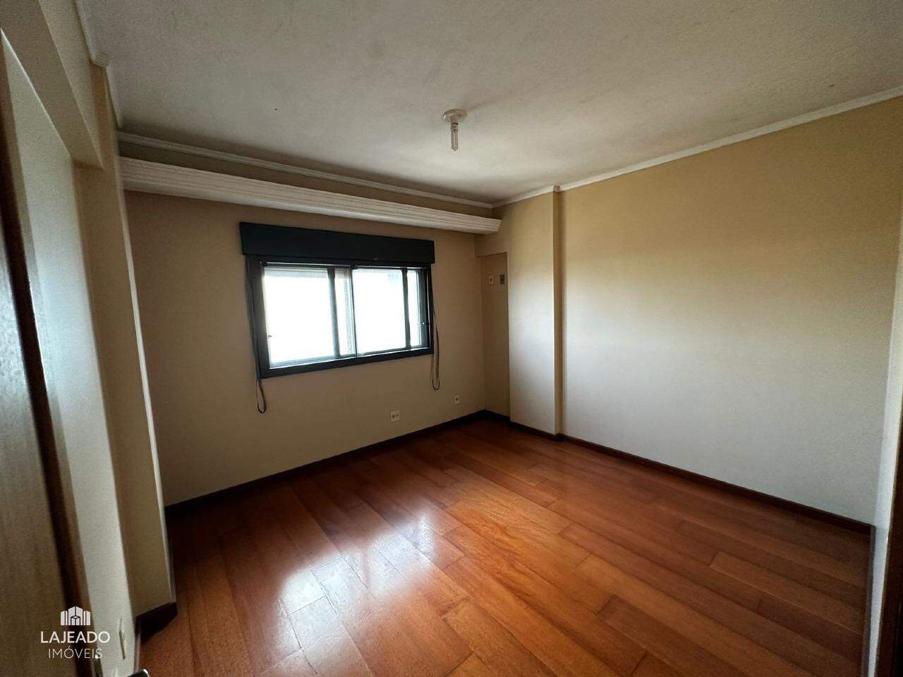 Apartamento para alugar com 3 quartos, 228m² - Foto 18