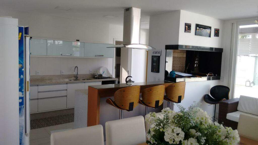 Casa à venda com 5 quartos, 238m² - Foto 13