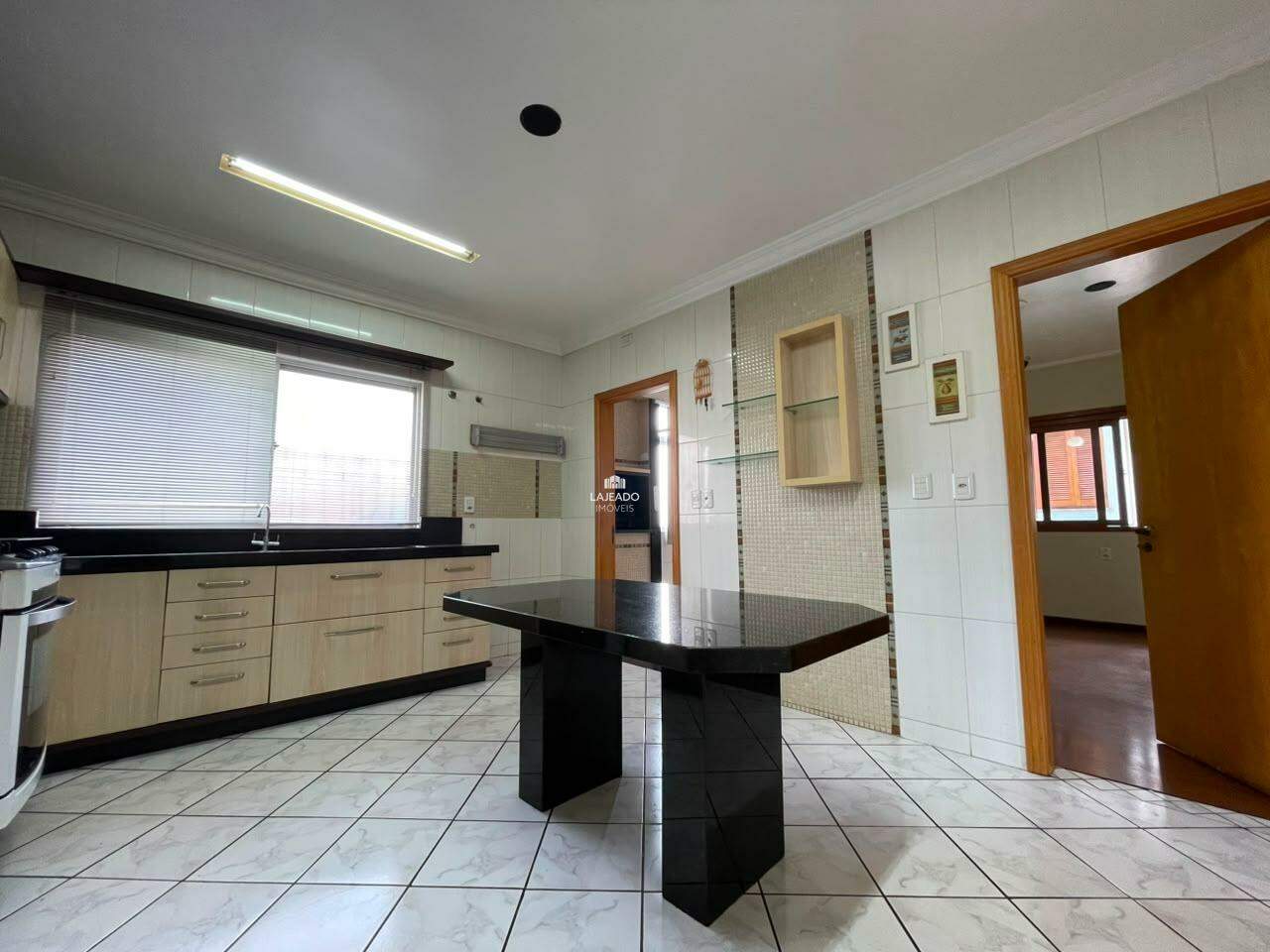 Casa, 3 quartos, 270 m² - Foto 15