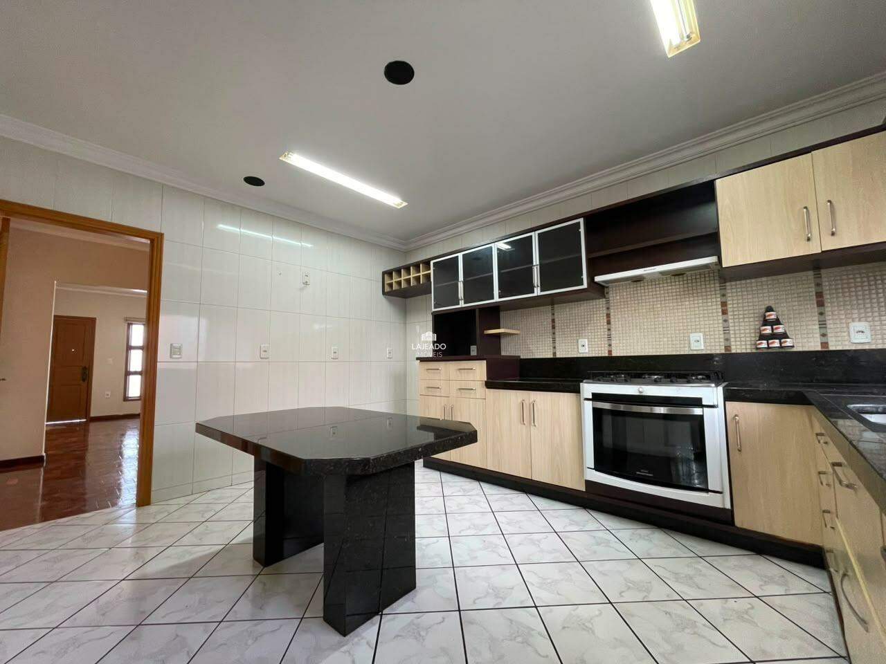 Casa, 3 quartos, 270 m² - Foto 16