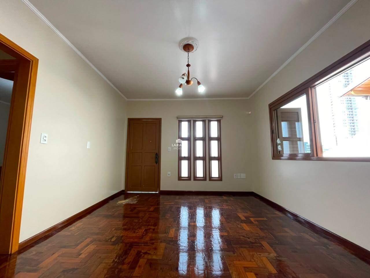 Casa, 3 quartos, 270 m² - Foto 4
