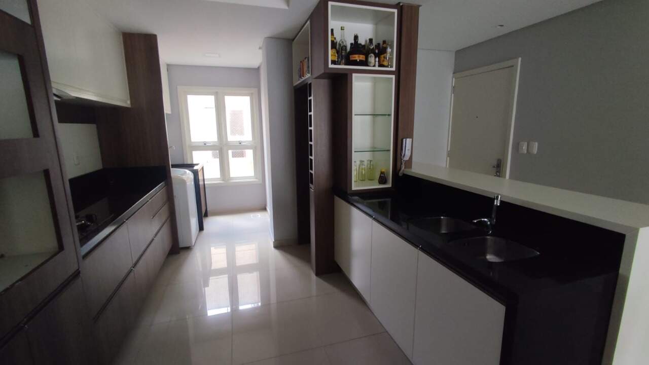 Apartamento à venda com 3 quartos, 104m² - Foto 2